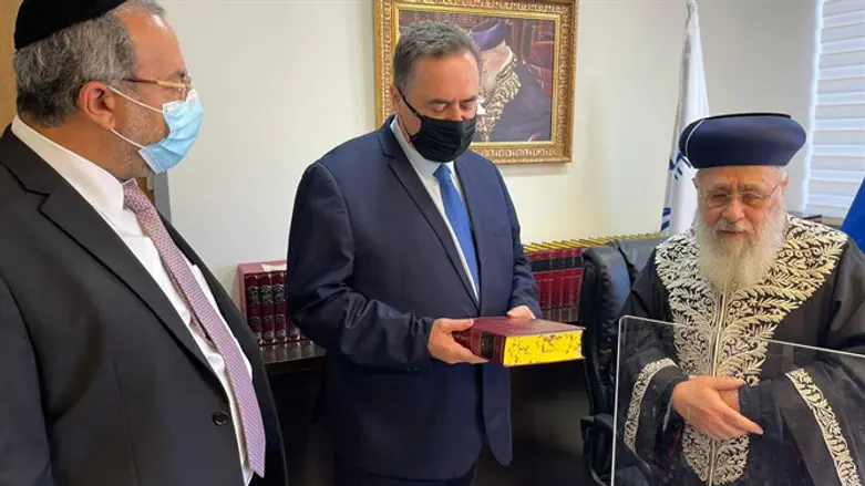 השר ישראל כ"ץ בפגישתו עם הרב יוסף