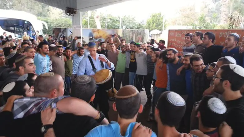 חיילי הסדר בבקו"ם