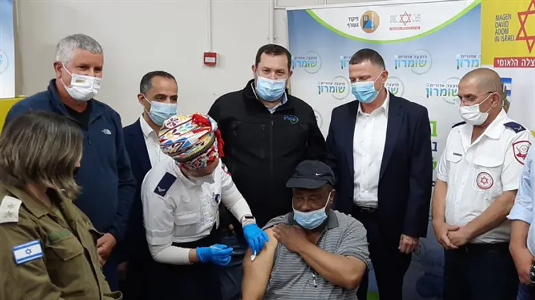 המתחסן הראשון