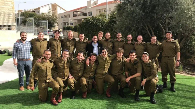 חיילי לב התורה