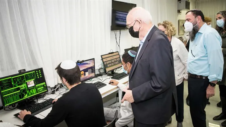 100 אחוז מהעתיד שלנו