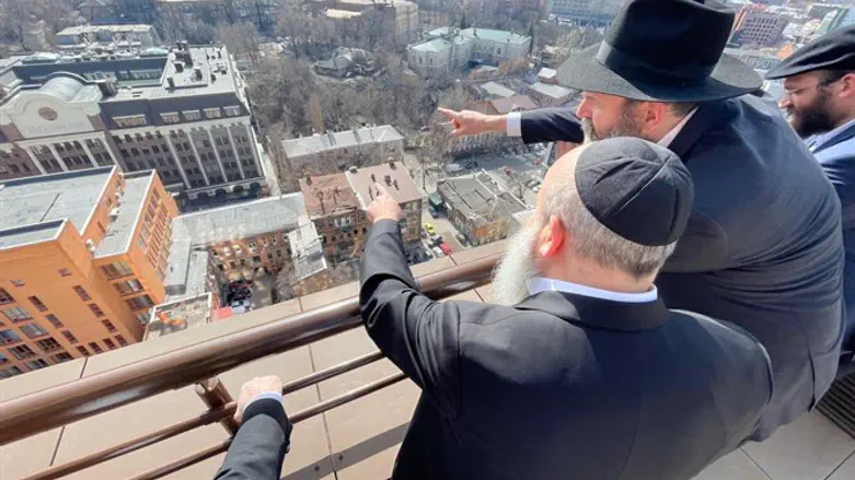 קומה 18 בבית חב"ד הגדול בעולם