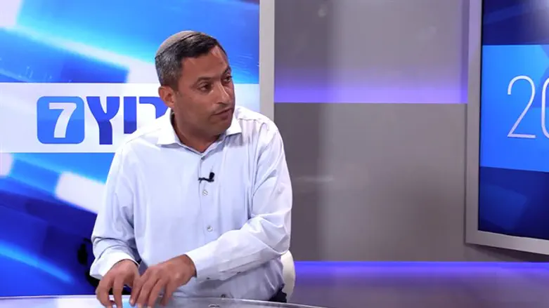 אלון דוידי באולפן ערוץ 7