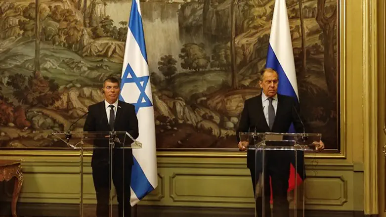 השר גבי אשכנזי ושר החוץ הרוסי סרגיי לברוב