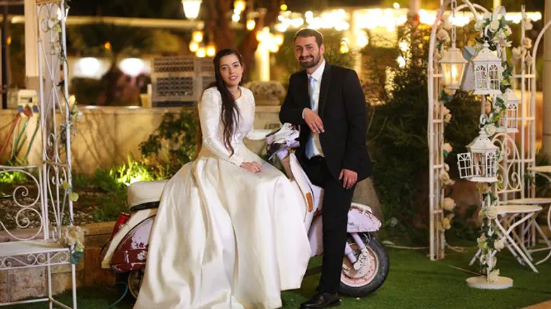 לחתן בן זה כמו נסיעה ברכבת לחתן בקורונה זה כמו רכבת הרים.הזוג המאושר לבית שרייבר