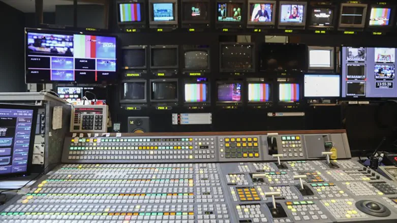 חדר השליטה באולפן חדשות 2 בנווה אילן. ארכיון