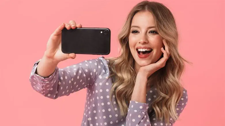 קוסמטיקאית עד הבית