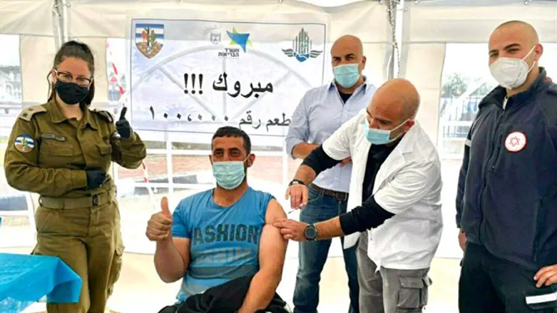 המתחסן המאה אלף