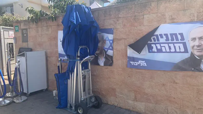 נתניהו התחרט? מקבלים את ציוד האבטחה מול ביתנו של בנט