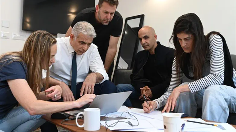 לפיד נערך לעימות