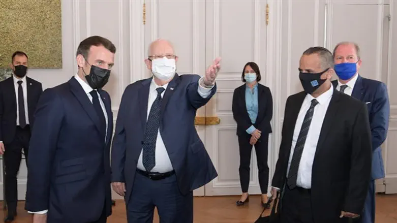 הראל טובי עם ריבלין ומקרון