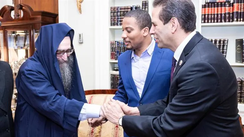 מגיעים לבקר בבית הרב