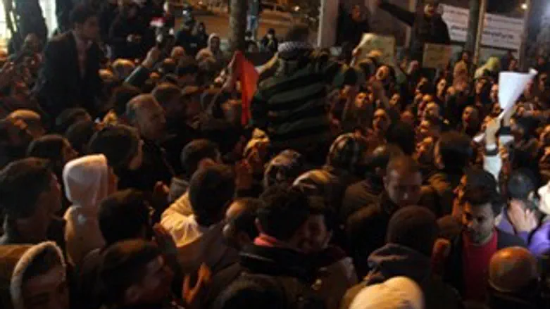 מהומות בעולם הערבי.