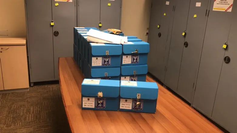 קלפיות שהגיעו מנציגויות בעולם