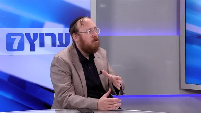 ברל'ה קרומבי באולפן ערוץ 7