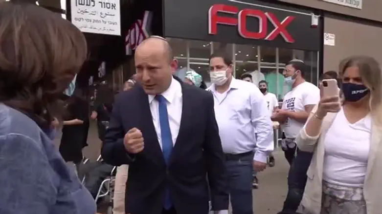 Нафтали Беннет со своими сторонниками