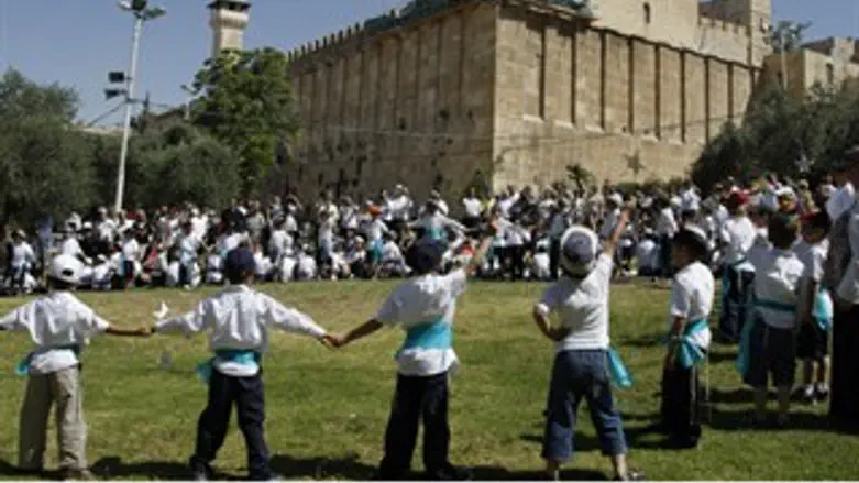 לא מוכנים לוותר עליה. מערת המכפלה