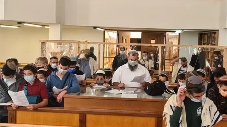 מסיימים מסכת פסחים עם הרב דני וינט