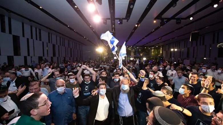 החגיגות עם פרסום המדגמים