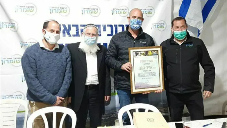 מימין: דגן, אוחנה, הרב לבנון ובן ציון