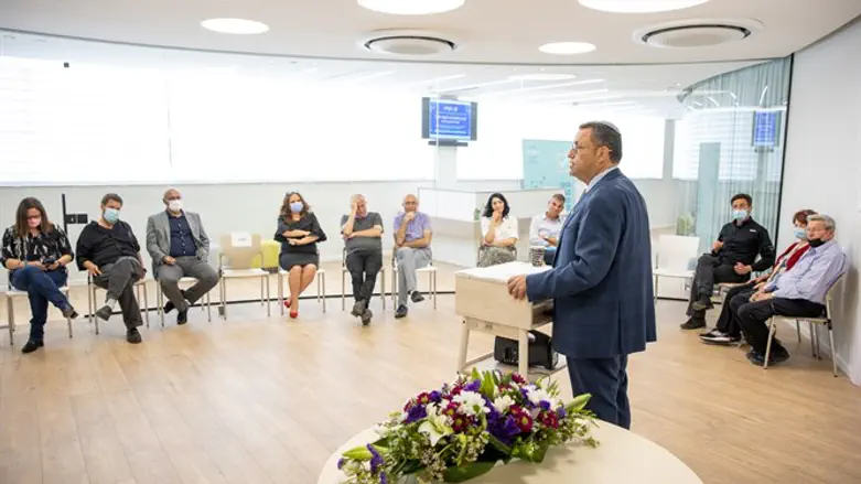 ליאון בחנוכת 'כיתקטיקה'