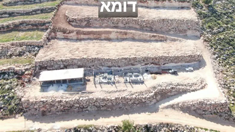 מבנים שהוקמו במהלך החג בכפר דומא