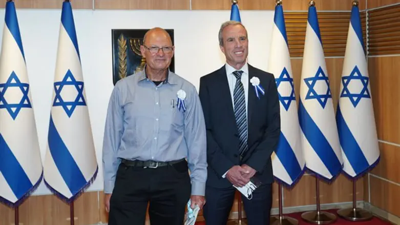 אלעזר שטרן ואמיר השכל