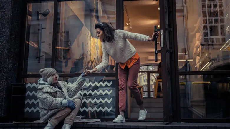 אז איך מעשים טובים עוזרים לנו להיות טובים יותר?