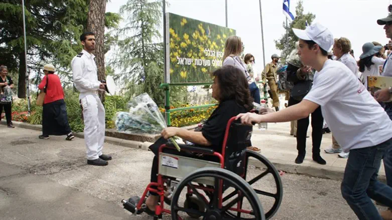 מסייעים למשפחות