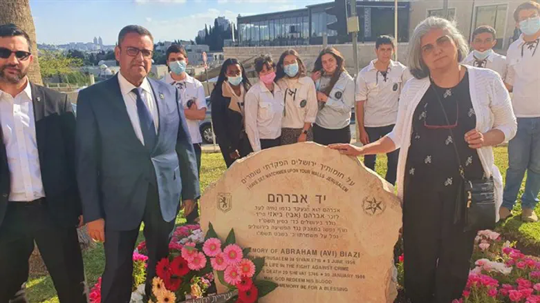 אחים אנחנו