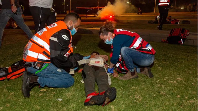 UH volunteers treat boy
