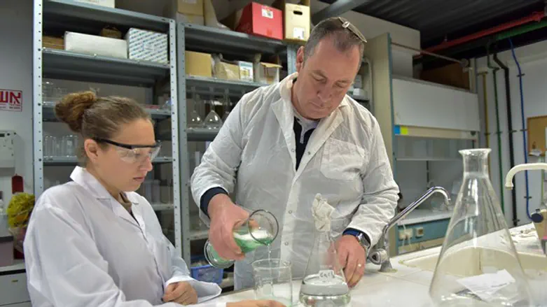 סטודנטים לרפואה בבית הספר לרפואה באוניברסיטת אריאל