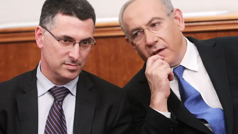 אפשר וצריך לשקם את היחסים. בנימין נתניהו וגדעון סער בימים של שיתוף פעולה