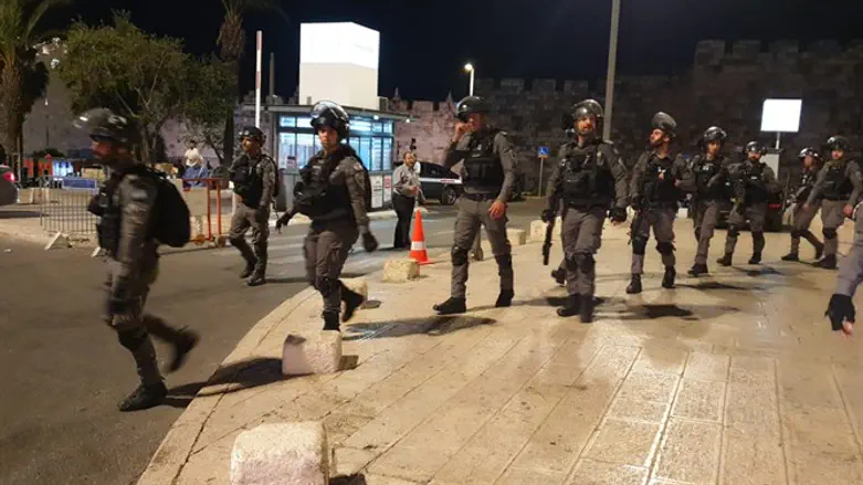 Police at Damascus Gate