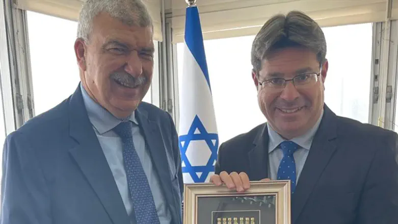 אופיר אקוניס ועבדל רחים ביוד