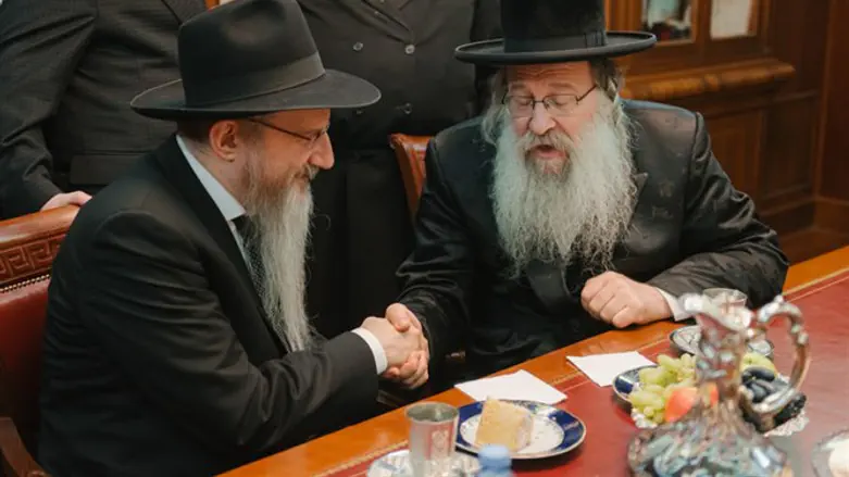 האדמו"ר מנדבורנה והרב לזר