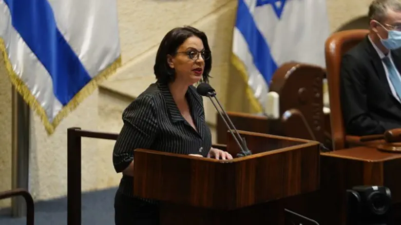 דלית דיסטל אטבריאן