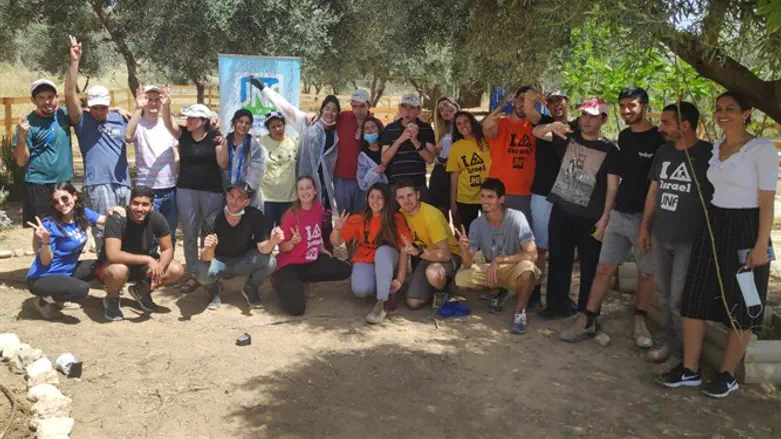 אלו"ט והמכיניסטים