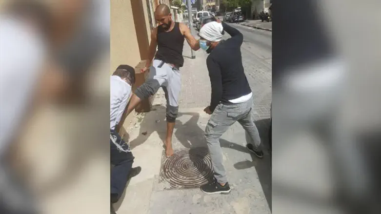 רגע התקיפה של הרב מאלי ושנדוביץ'