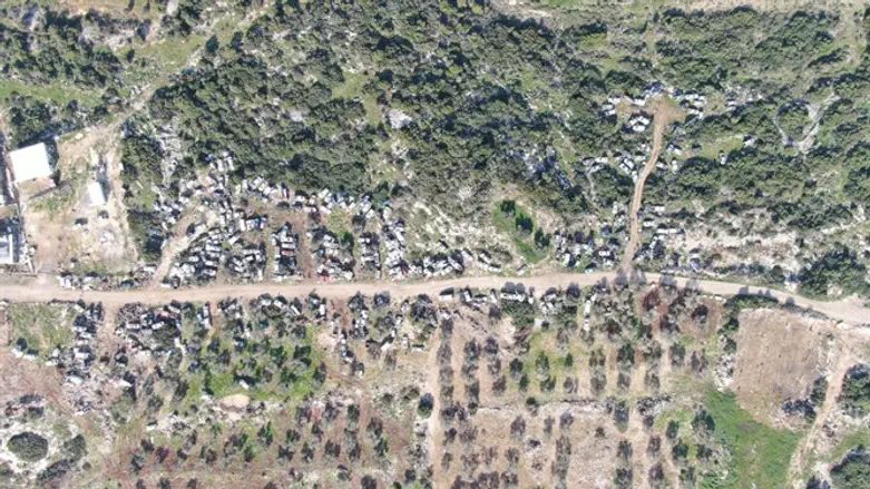 Сотни старых машин в заповедном лесу Рейхан