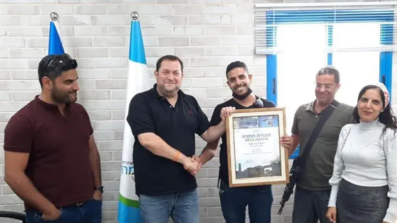 הענקת תעודת ההוקרה לאוהד בן יוסף