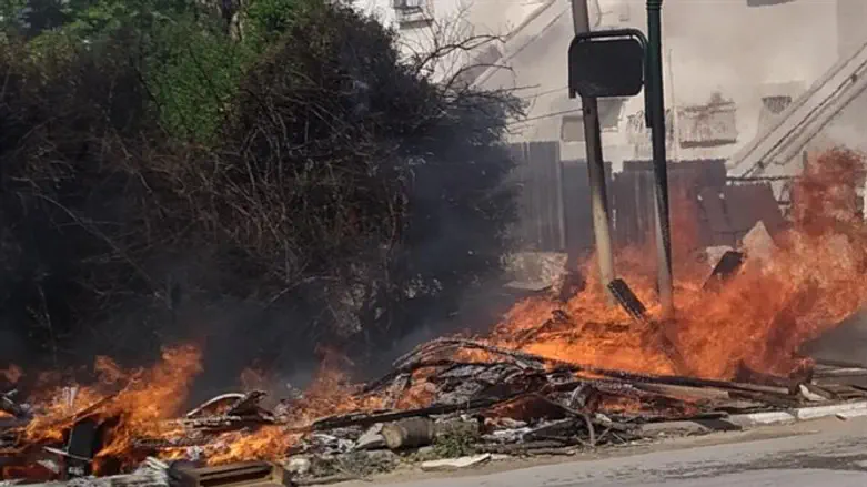 מי שרף את הקרשים לל"ג בעומר?