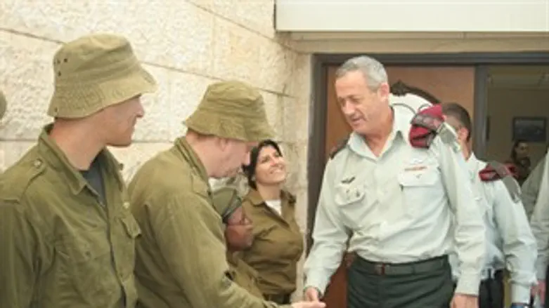 הרמטכ"ל עם החיילים
