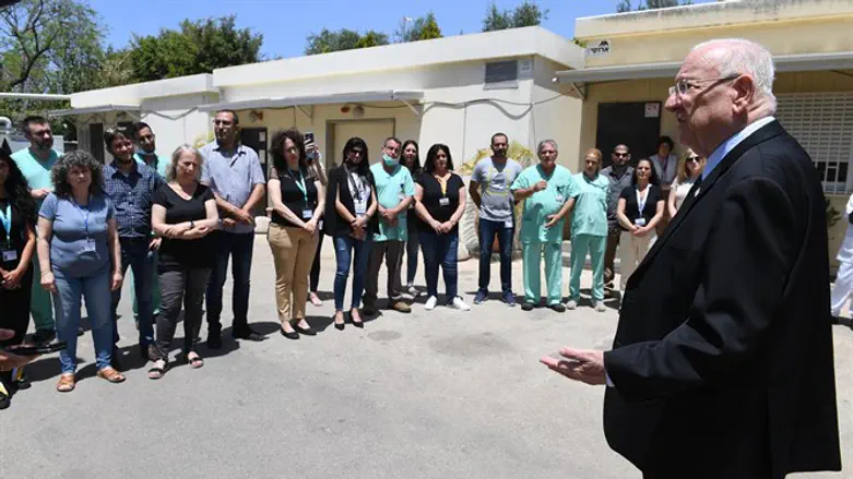 Rivlin at Forensic Institute