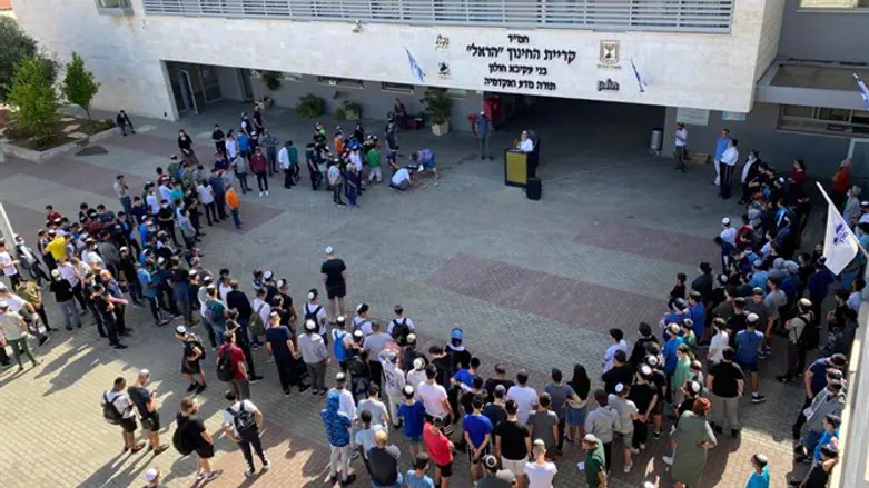 יום האבל על הרוגי מירון במוסדות בני עקיבא