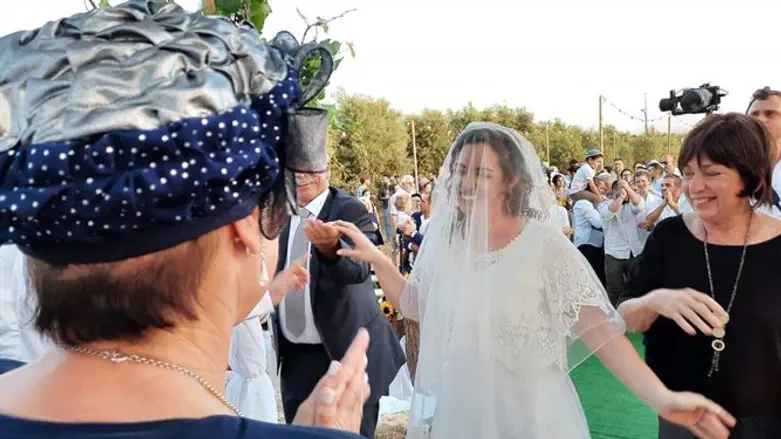 עדנה סרוסי בחתונתה
