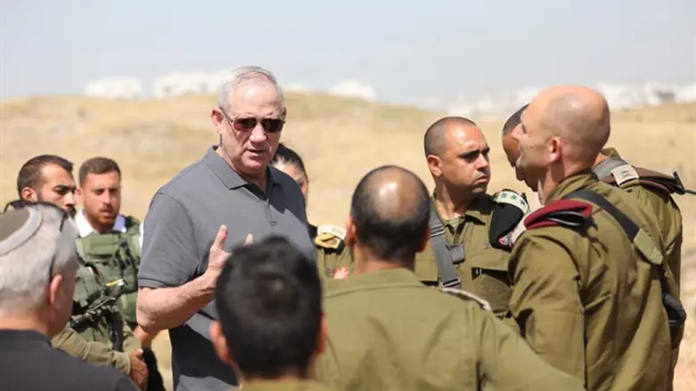 Benny Gantz visits Judea and Samaria division