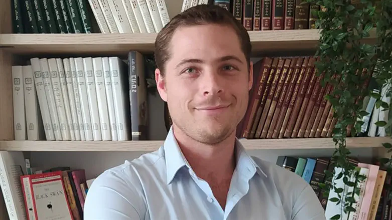 עו''ד איתן קניקובסקי