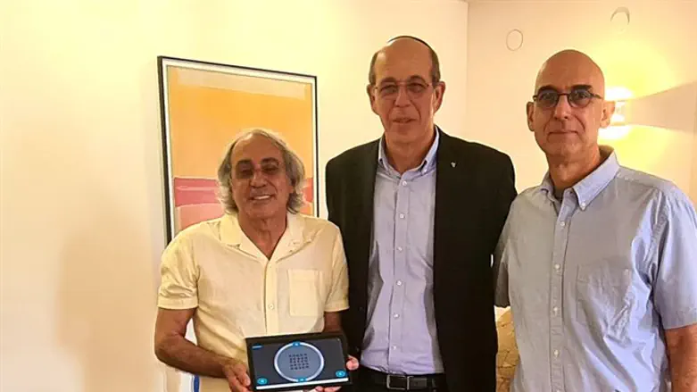 נשיא אוניברסיטת בר-אילן והחוקרים