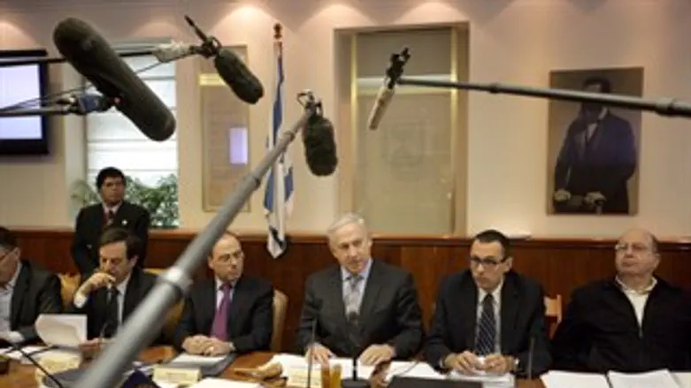 הם מ-פ-ח-דים?